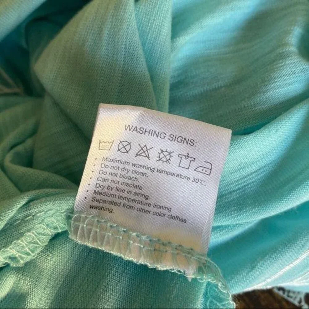 Urban Outfitters small Embroidered 3/4 Sleeve Top V Neck EUC - Picture 7 of 8